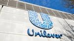 Logotipo da Unilever na lateral de um edifício.