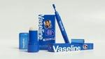 Diversos produtos da linha Vaseline Originals, cocriada pela marca com criadores dos hacks virais mais populares.